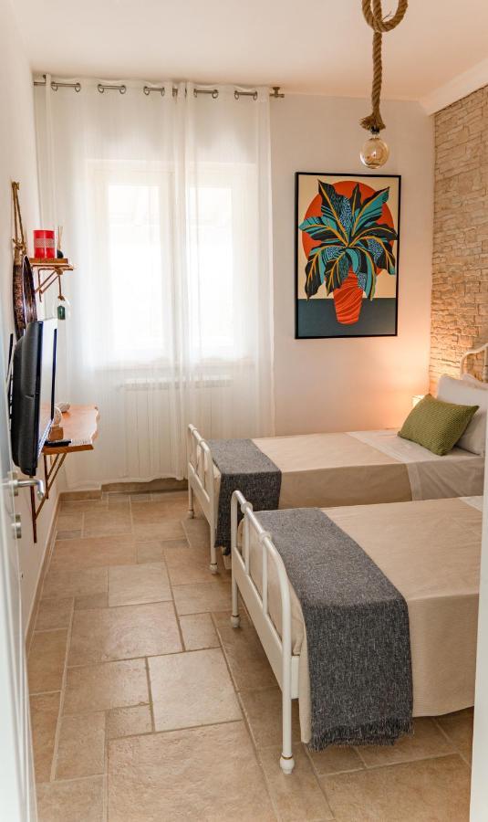 Villa Chanel confortevole villa con piscina e casa sull'albero per bambini Ostuni Esterno foto